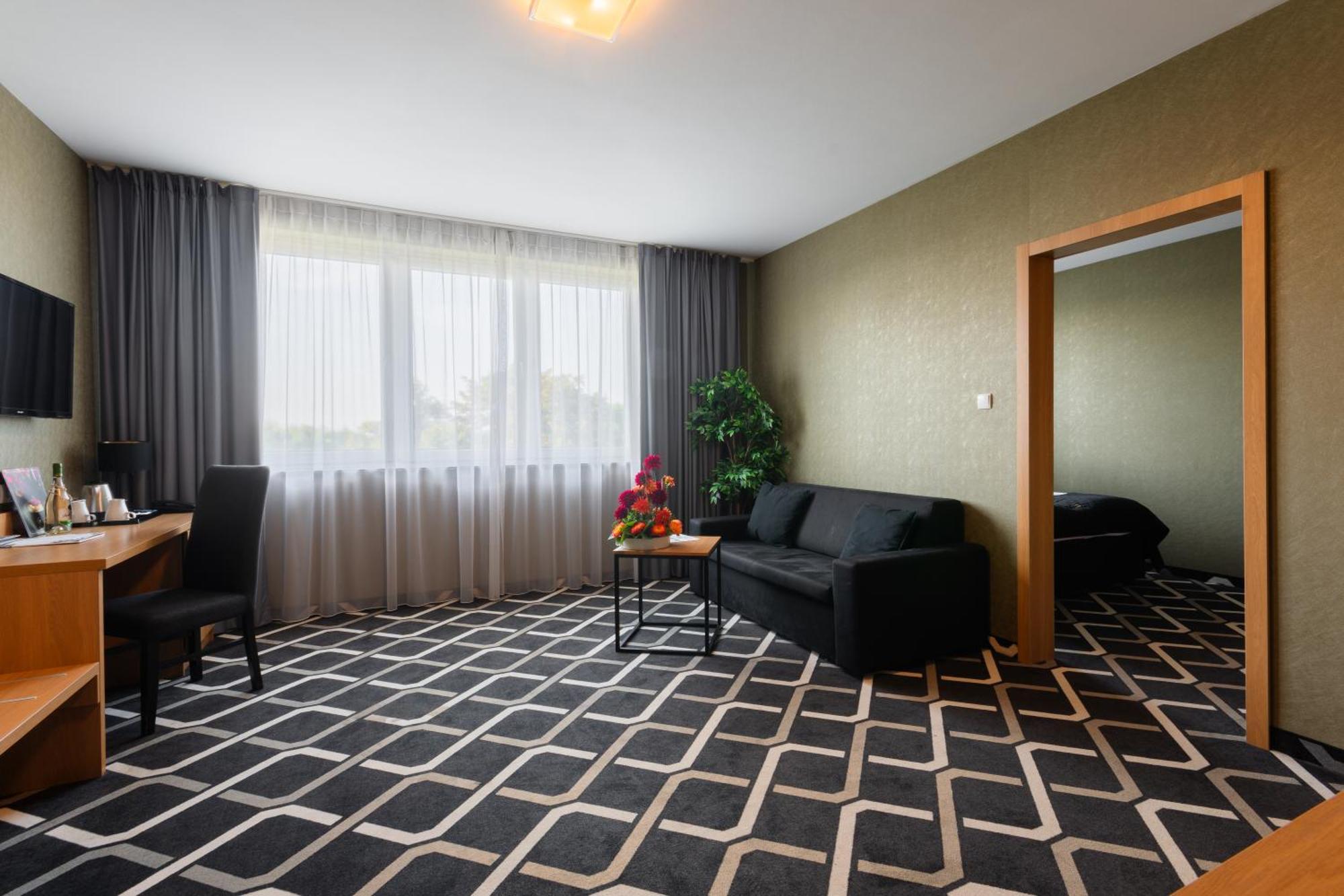 Hotel Lantier Wellness & Spa Bytom Extérieur photo