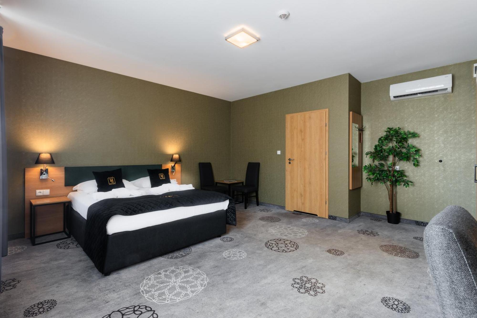 Hotel Lantier Wellness & Spa Bytom Extérieur photo
